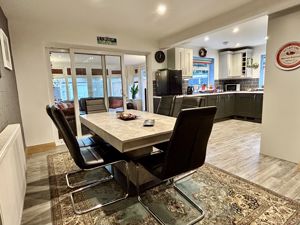 Kitchen/Diner- click for photo gallery